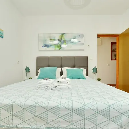 Kimano 2 With Garden In Апартаменты Задар