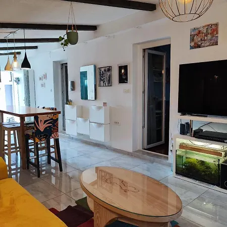 Kimano 2 With Garden In Διαμέρισμα