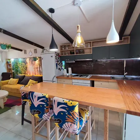 Kimano 2 With Garden In *