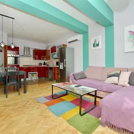 Apartamento 3 Bedroom Sleeps 6 - Private Garden