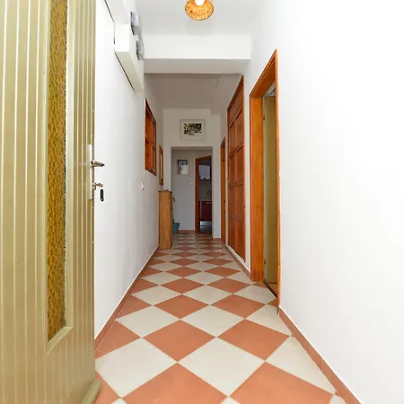 Appartamento 3 Bedroom Sleeps 6 - Private Garden *