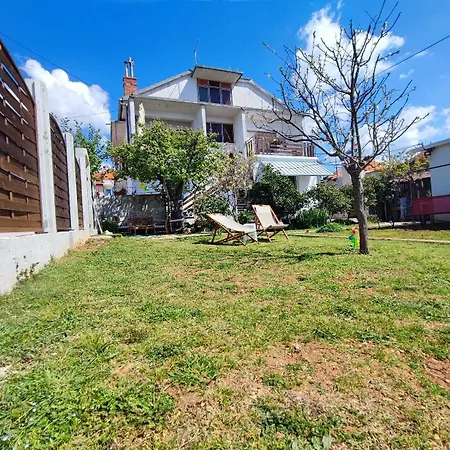 Kimano 2 With Garden In Apartamento Zadar