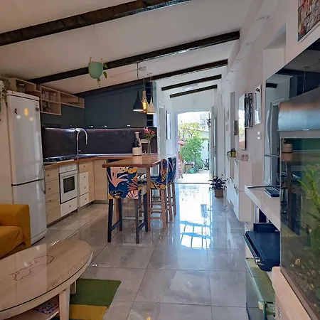 Apartamento 3 Bedroom Sleeps 6 - Private Garden