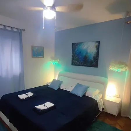 3 Bedroom Sleeps 6 - Private Garden * Zara