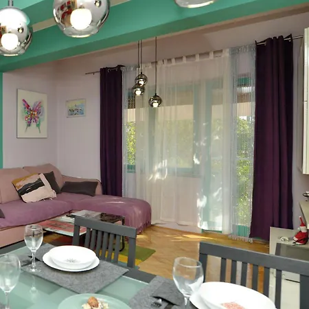 3 Bedroom Sleeps 6 - Private Garden Апартаменты Задар