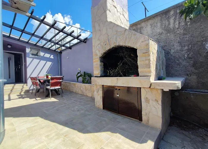 Kima With Garden דירה