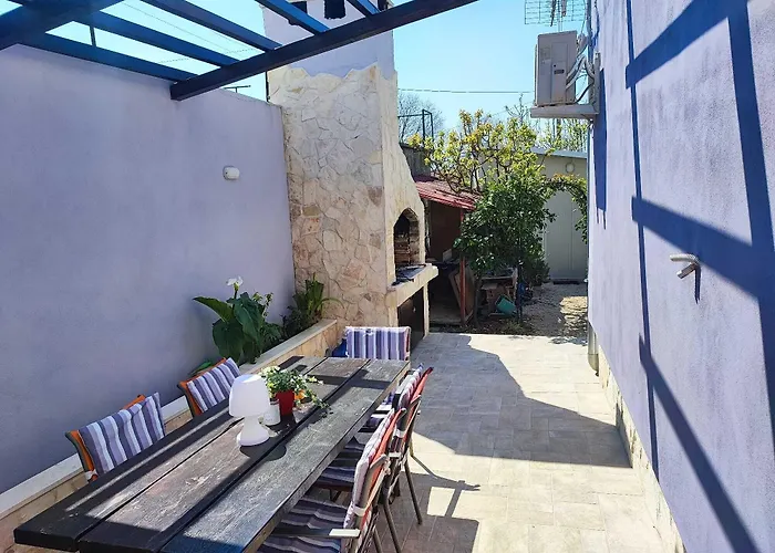 Kima With Garden דירה